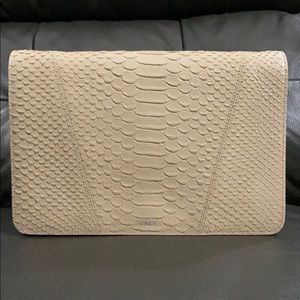 VINCE ‘v’ python print handbag